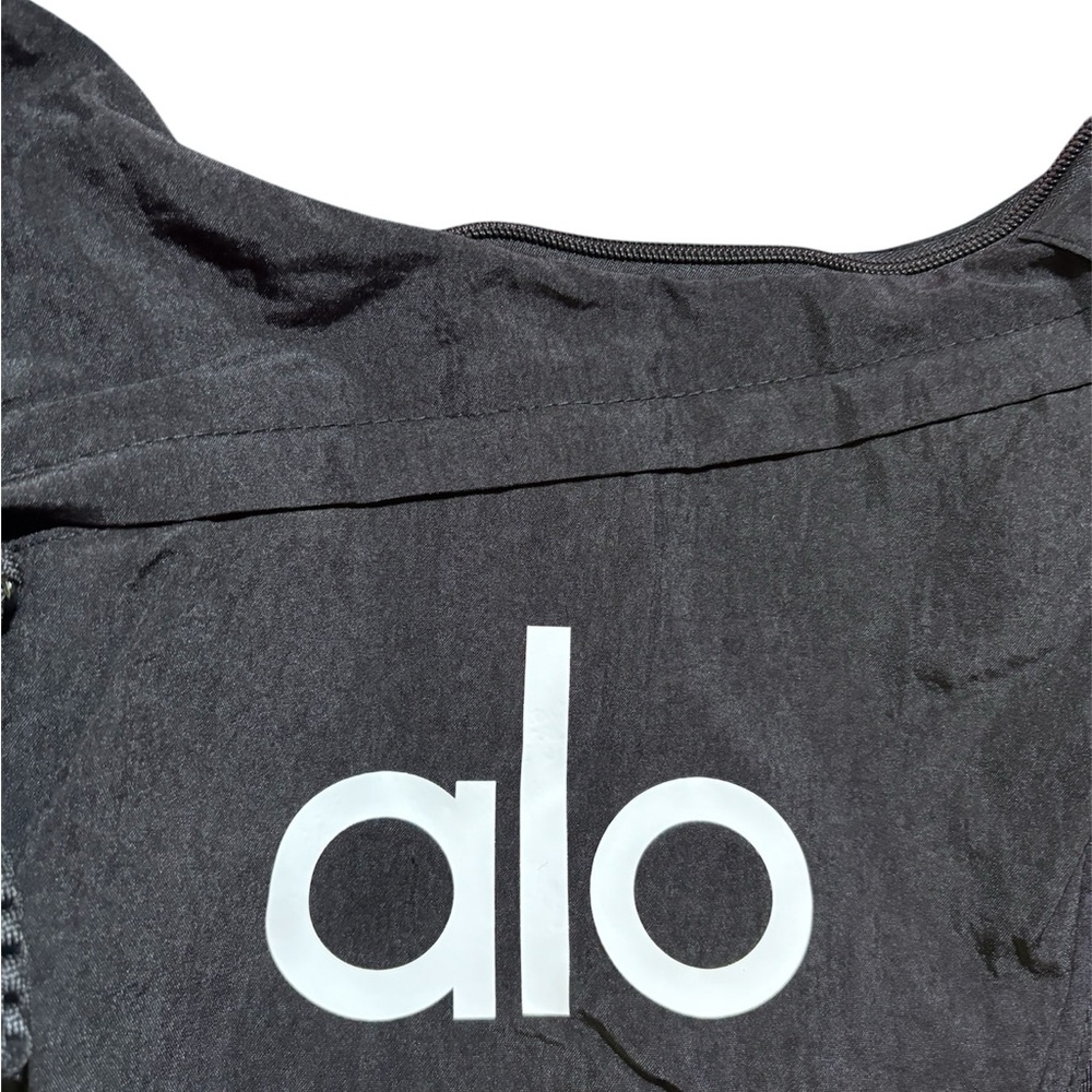 NEW🖤🖤🖤ALO Yoga Black Belt Bag - Picture 3 of 5